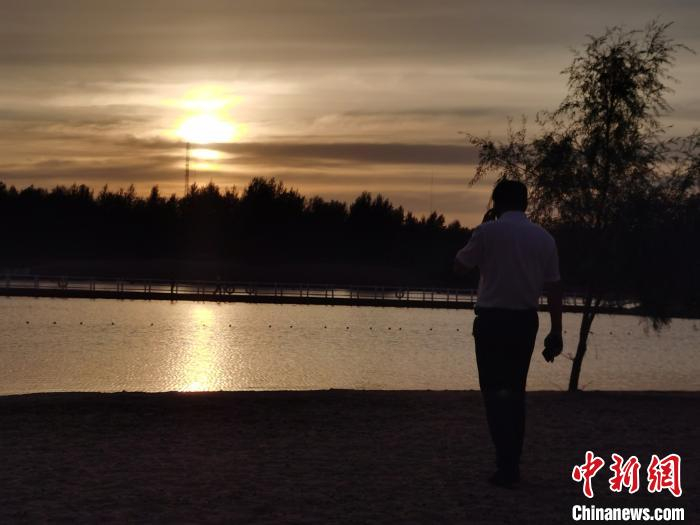 图为有着“小三亚”之称的乌兰浩特。　李爱平 摄