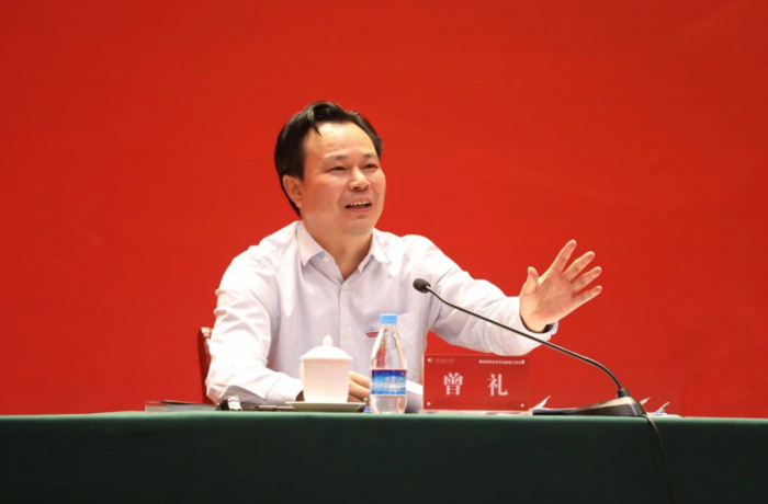 重庆师范大学党委书记曾礼表示，传承和弘扬重师文化是每个重师人的应有之责。图：重庆师范大学