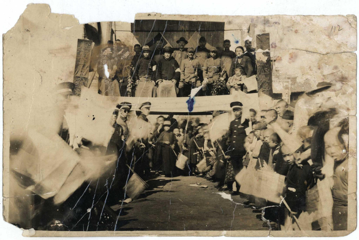  武汉行辕审判战犯军事法庭证据，伪湖北省政府成立大会照片，档案号：593-00265-0113