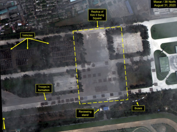 可以看见士兵方阵和车辆方阵，但是没有看见机械化装备 图源：38 North