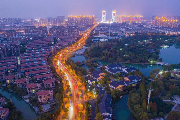 《港城夜色》 朱小清 摄