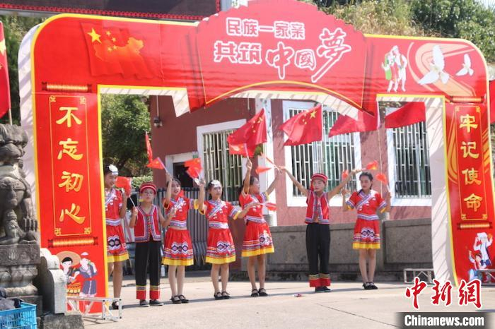 社区组织开展“民族一家亲 共筑中国梦”主题活动。永康市委统战部供图