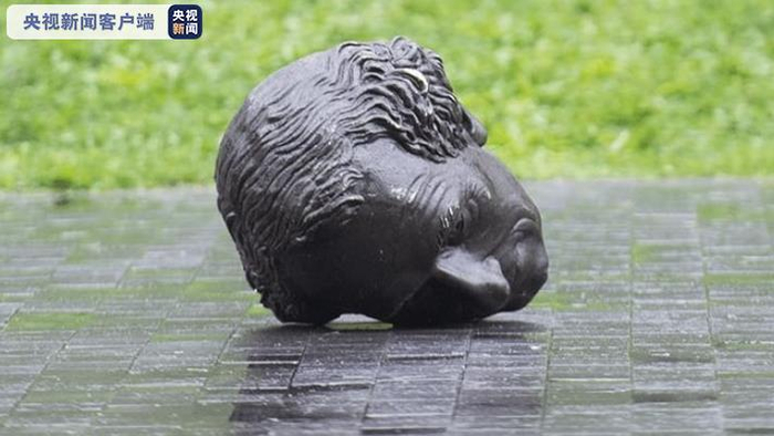 △加拿大广播公司在相关报道中展示的麦克唐纳雕像头部断开的照片