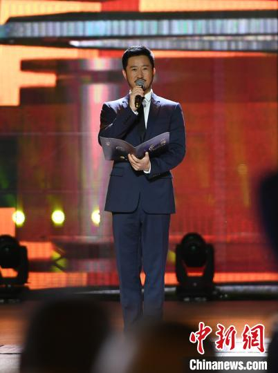 第十五届中国长春电影节传承大使吴京 张瑶 摄