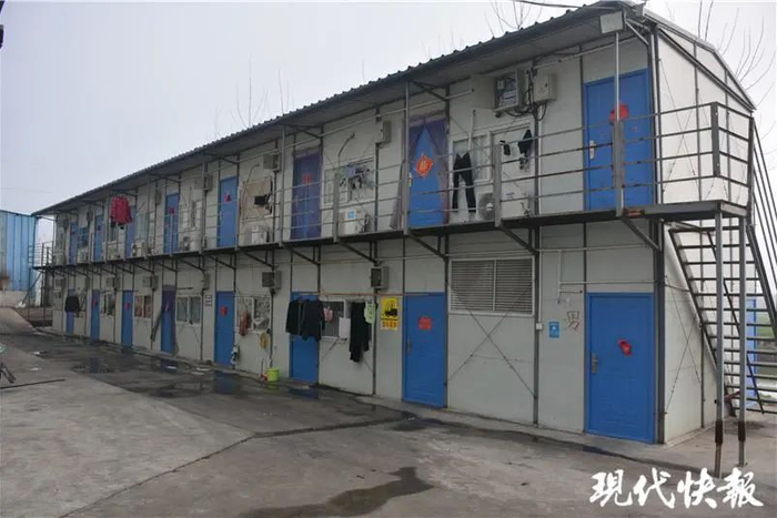 △事发地点为这处简易住房