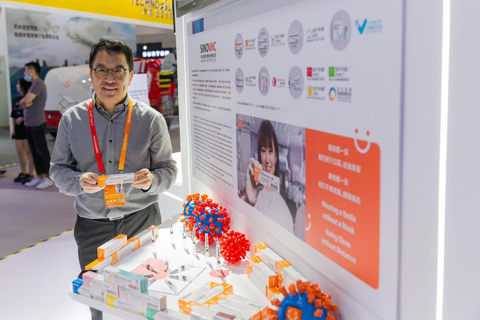 科兴控股生物技术有限公司董事长兼CEO尹卫东 本文图片均为澎湃新闻记者 韩声江 图