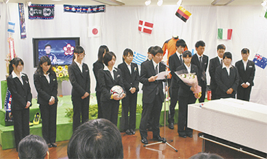 ▲日本大学生自发组织模拟的送葬仪式。