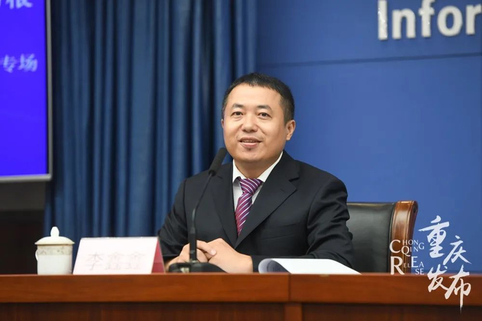 李鑫鑫回答记者提问 邹乐 摄