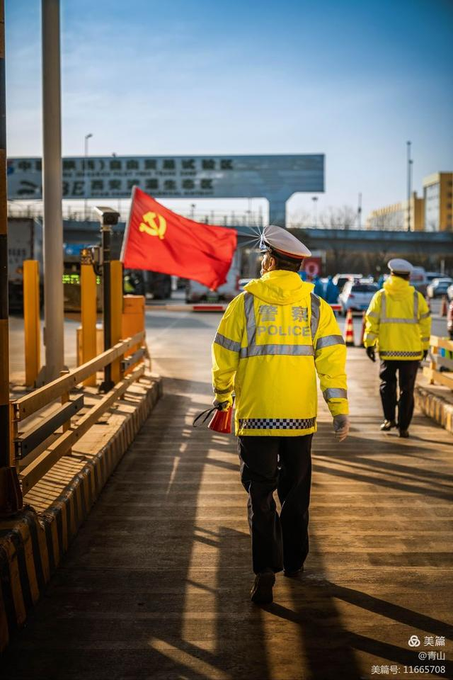 我们的队伍向太阳。