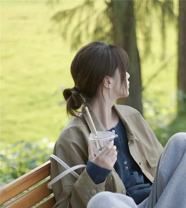 扎丸子头像"顶手雷"?教你3个小技巧,减龄还俏皮,解决小尴尬