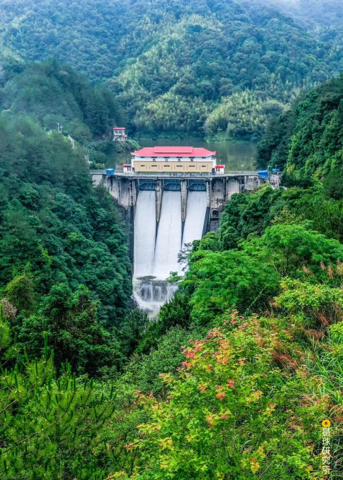 众多愈发宏伟的大坝拔地而起