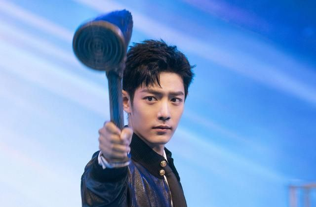 低片酬的肖战:《斗罗大陆》吴宣仪的片酬竟然是肖战的