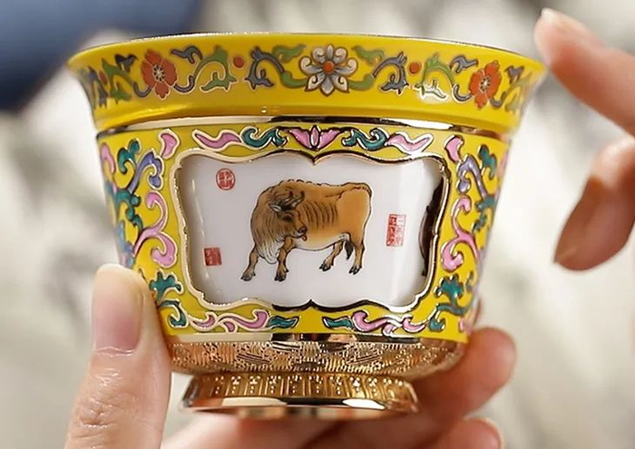 ▲简约、流畅的线条，又让它有契合现代的艺术美，大气又高级。