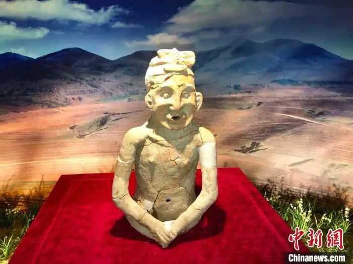 红山文化敖汉陶人形象栩栩如生。中新社记者 孙自法 摄