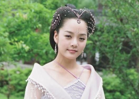 蔡琳：韩国早期的人工美女之一,现如今婚姻破碎、颜值下降