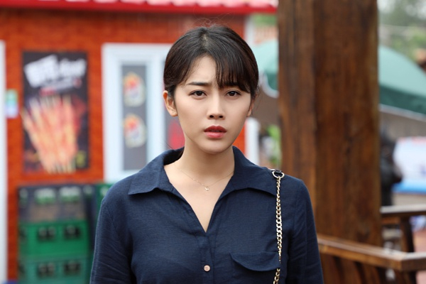 刘筠燃化身大学生村官央视新剧鲜花高开高走