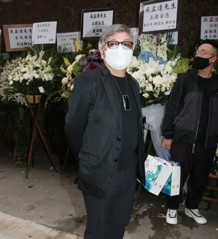 田启文辛苦了!在吴孟达灵堂忙到深夜,5个处事细节获得好评