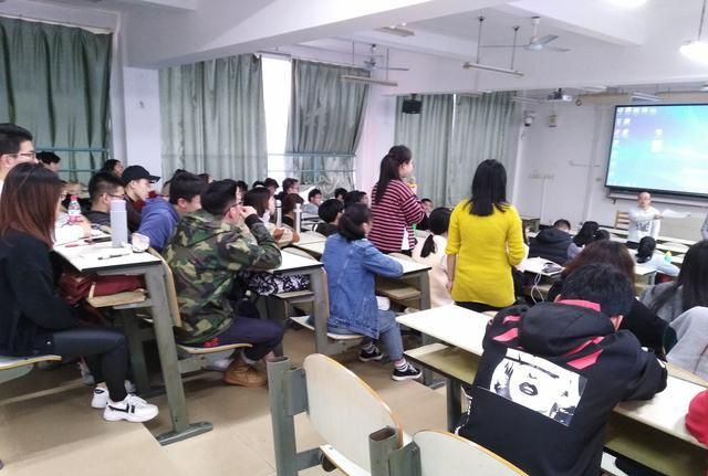 大学选修课“挂科”有什么影响?不同高校的规定都是不一样|大学生|补考|学生|学分|学校_新浪新闻