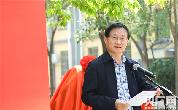 郑州大学副校长、第一附属医院院长刘章锁主持