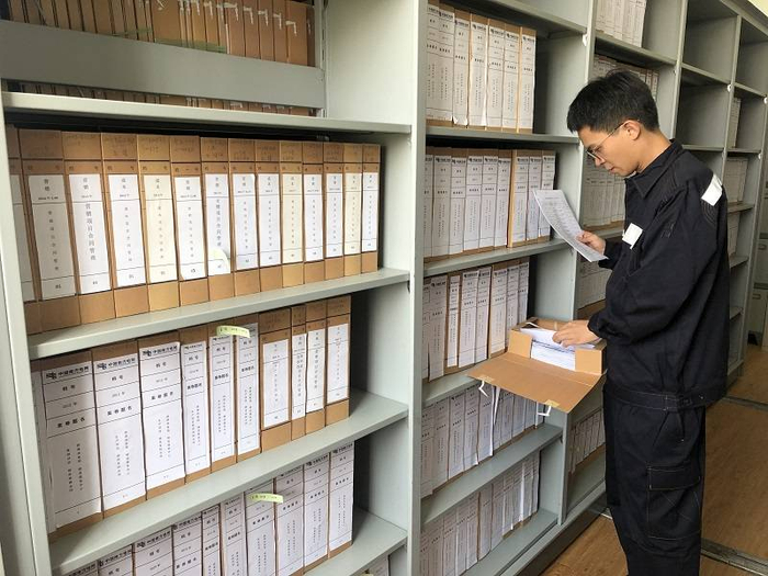 龙腾世纪4怎么用别人存档替换自己的存档并可以正常进入游戏?