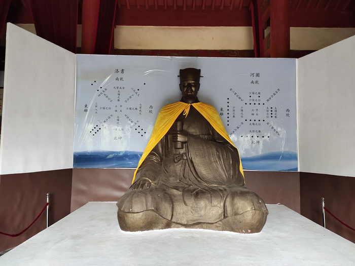 当年徐福曾在此出海，为秦始皇寻找长生不老药，后一去不返
