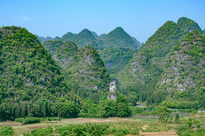 万峰林景区是我国最大的喀斯特峰林,美如世外桃源|贵州|峰林|万峰林