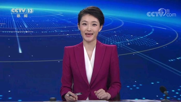 迟茜首次亮相央视新闻直播间，主持人大赛文艺类选手成实习播音员|传家|央视主持人_新浪娱乐_新浪新闻