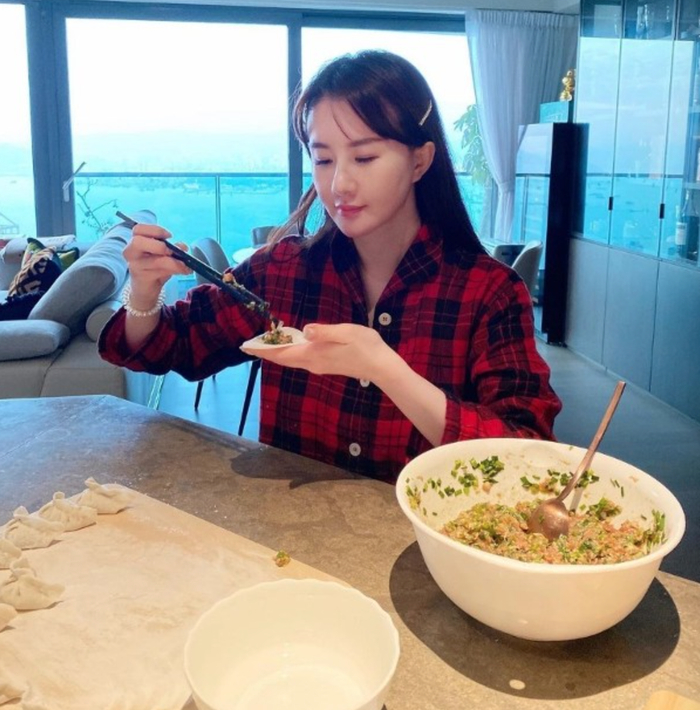 孟瑶重返TVB自荐上综艺演出，自曝多次联络曾志伟，对方已读不回