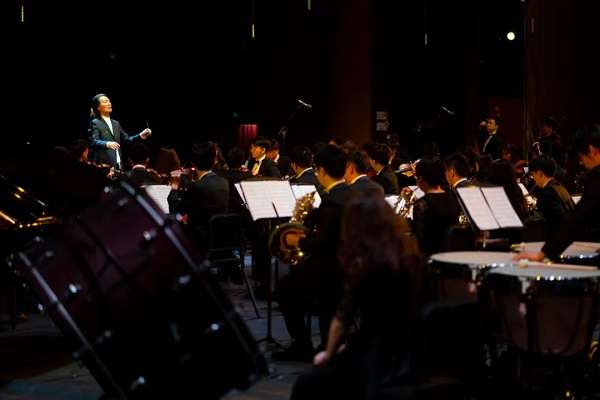 交响诗《红旗颂》