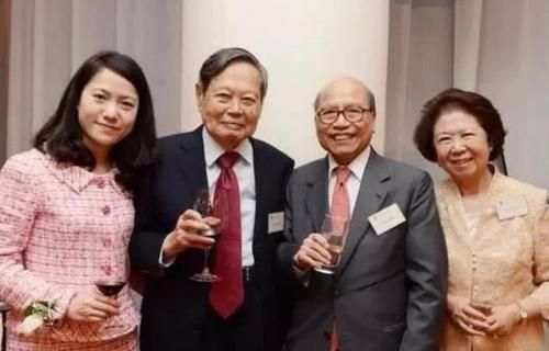 99岁的杨振宁,在国内功名卓著,他的3个子女在美国又过得如何?|教育|父亲|三个孩子|杨光宇|父母_新浪新闻