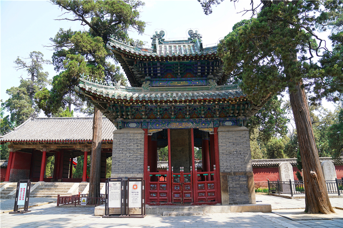 山东邹城的孟府孟庙，经历38次重建，建筑雄伟，是古建筑的代表|邹城|孟庙|孟府