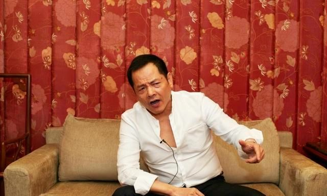 63岁“上海仔”郭永鸿继续高调!带6名保镖外出,浩浩荡荡气势足