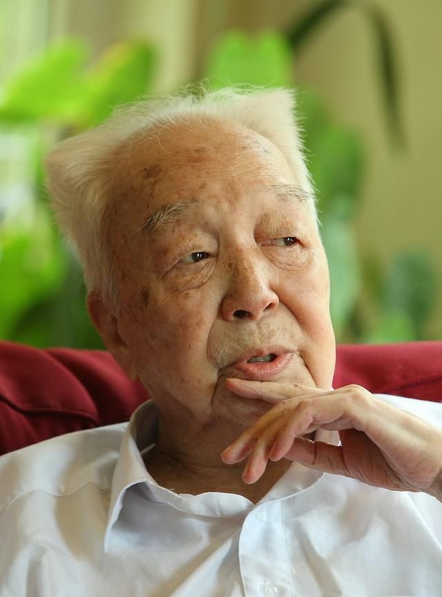 夫妻翻译家,杨宪益和戴乃迭的旷世爱情故事|母亲|牛津大学|战乱|英国|女孩_新浪新闻