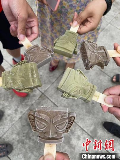 青铜面具冰淇淋。三星堆文创工作室供图