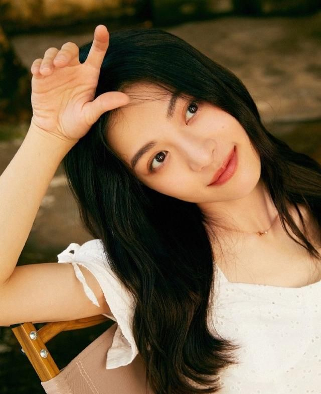 普通女生有3个特征,就是"直男斩"长相,异性缘不要太好
