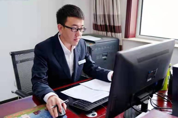 原平经济技术开发区引进的高层次人才孟德智  （央广网 发 霍斌 摄）