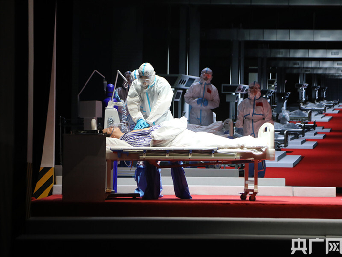 原创抗疫话剧《逆行者》在沪首演（央广网发 主办方供图）