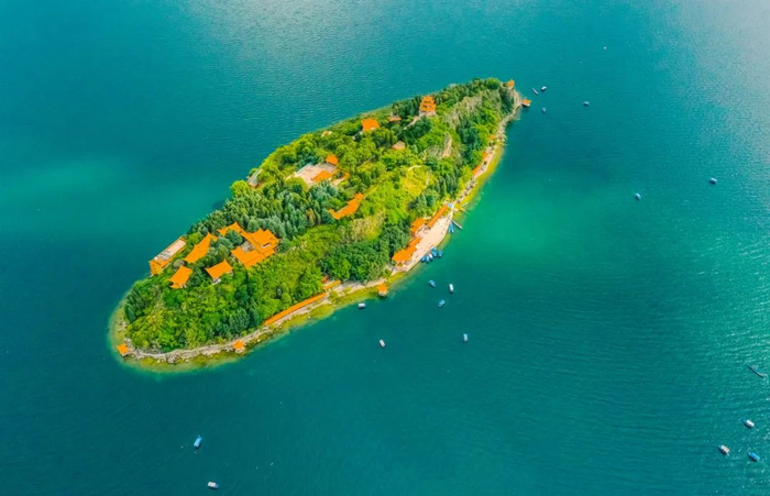 俯瞰孤山 刘贵能 摄