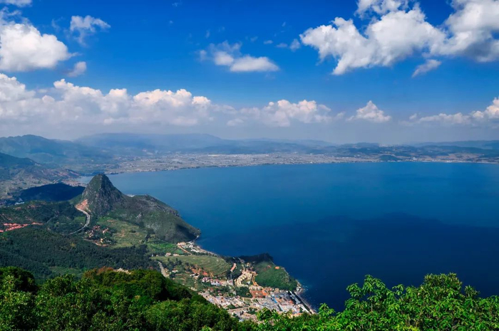 抚仙湖风光 李任贤 摄