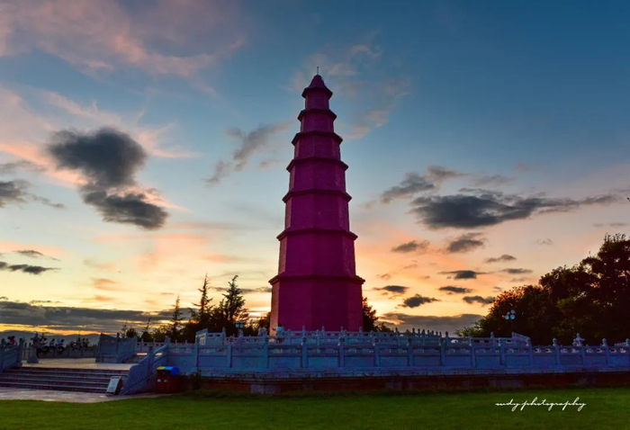 红塔山  王德有 摄