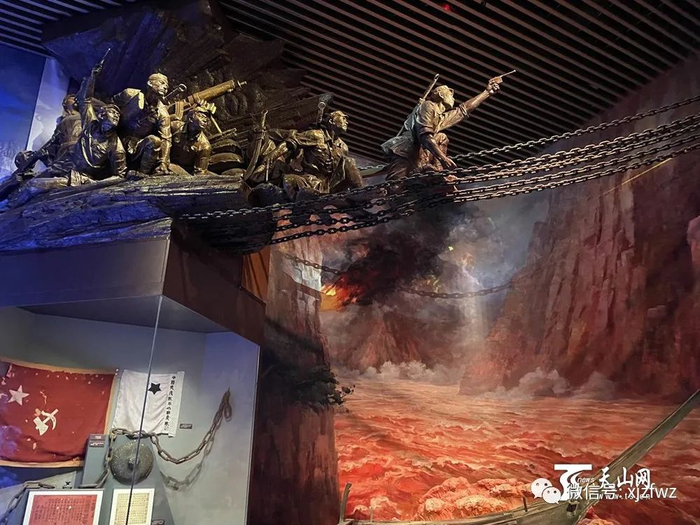 飞夺泸定桥。记者 李杨摄