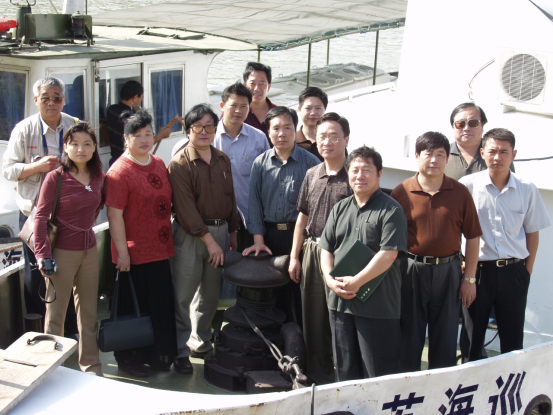 （《古运回望图》创作组采风途中）