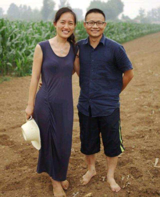 2011年,他们在农场举办婚礼."无房无车,妥妥的裸婚