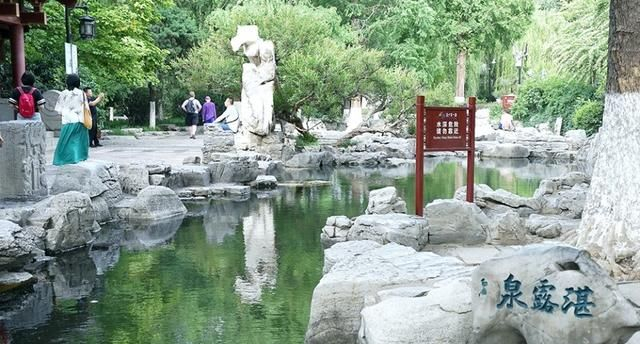 济南一著名泉眼,被康熙称为天下第一泉,其石碑成千年谜题|石碑|天下第一泉|泉水