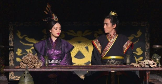 作为中国古代服饰文化的重要部分,楚国女性日常服装有哪些特征?|楚国|楚文化|服饰