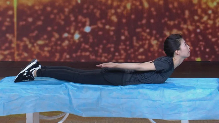 弯腰、后仰也能自测“腰病”!常练几个动作,保护腰椎、缓解腰痛~