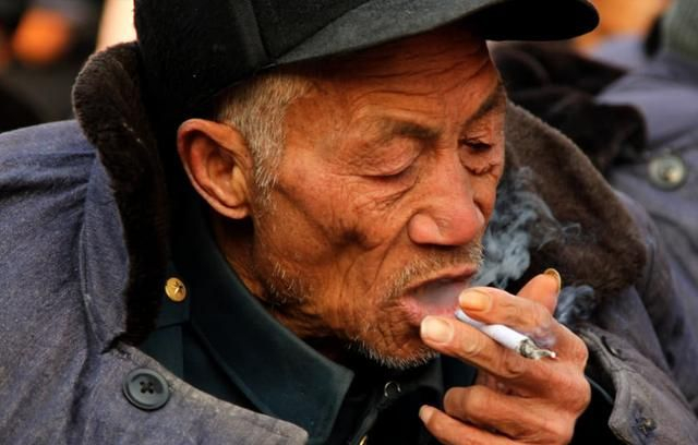吸烟的4个好处、5个坏处,看完你还会吸烟吗?早了解早受益