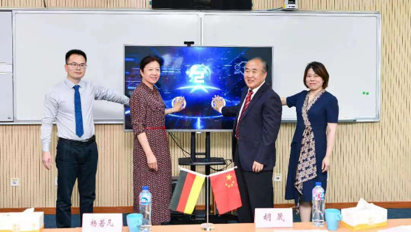 图说：上海电机学院凯撒斯劳滕智能制造学院揭牌 采访对象供图