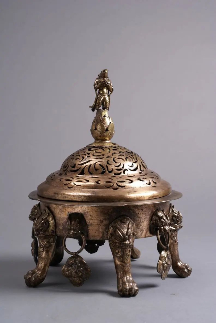 唐象首金刚铜熏炉