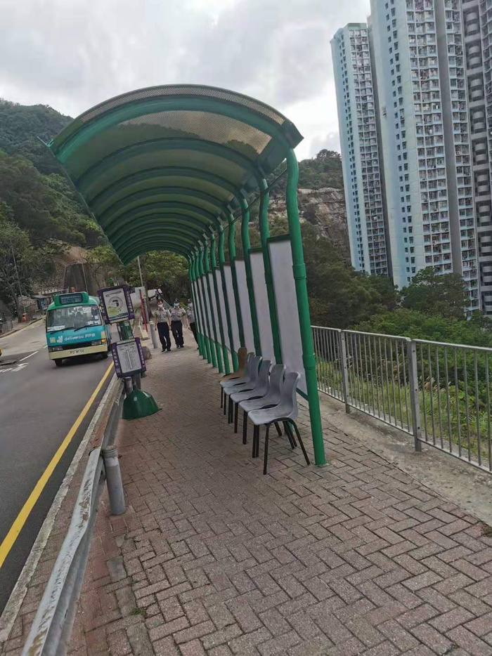 耀东邨小巴站加设候车座椅和遮阳篷